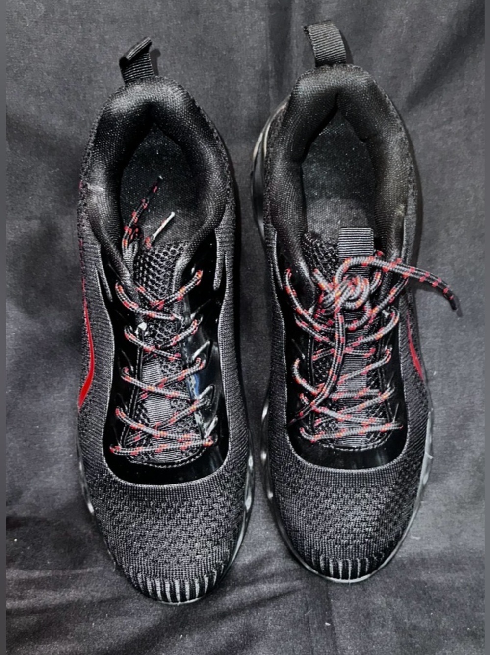 #S-1111 Men's Black Athletic Sneakers with Red Accents